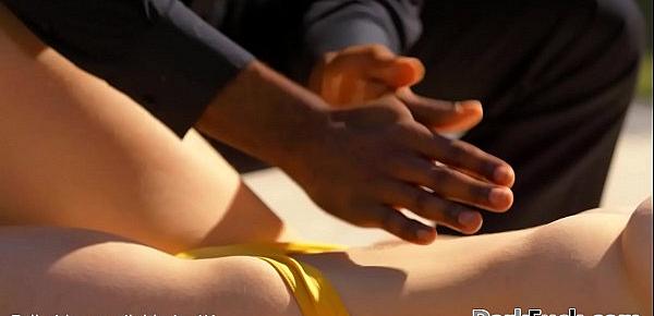  Latina LaSirena69 takes advantage of a BBC masseuse
